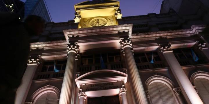 Sudáfrica, Uruguay, México y Perú: cuatro planes de estabilización pueden anticipar el futuro de la Argentina