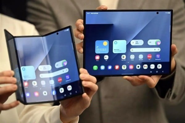 Lanza Samsung teléfono inteligente multiplegable