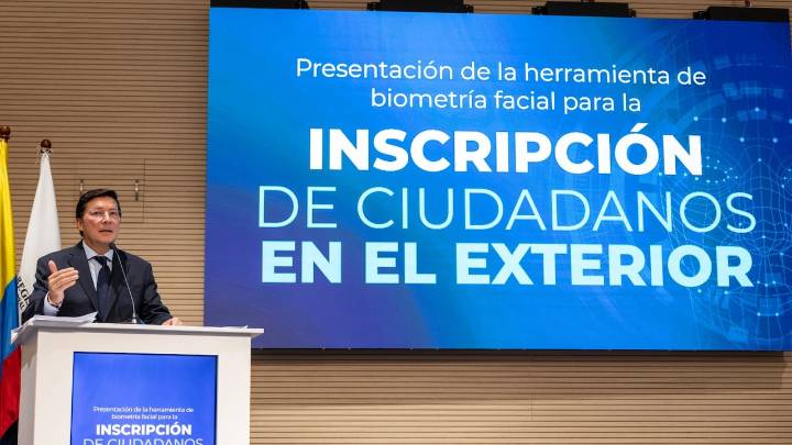 Así funciona el nuevo sistema de biometría facial para que los colombianos en el exterior cambien su puesto de votación
