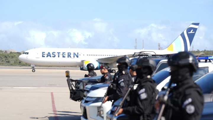 Venezuela reautoriza vuelos de deportación de migrantes de EE.UU.