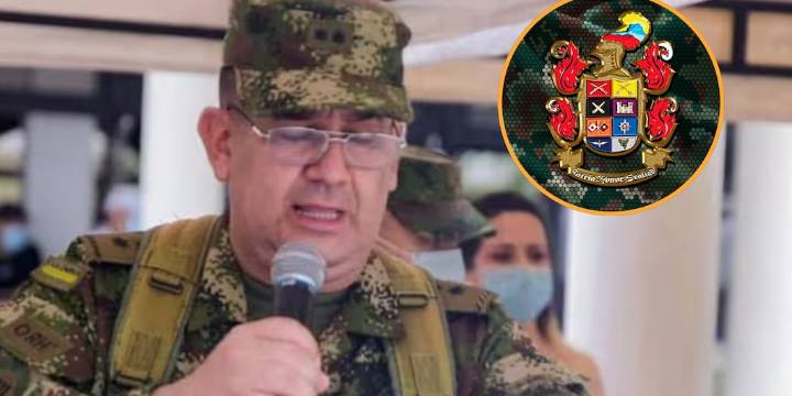 Comandante del Ejército reveló la razón detrás del permiso otorgado al general Huertas, salpicado en el caso de los chats de ‘Calarcá’
