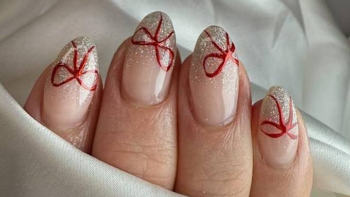 Uñas navideñas con lazos: 7 estilos llenos de elegancia para tu manicure navideño