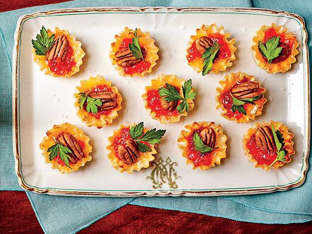 Here's How to Avoid Holiday Weight Gain While Still Savoring the Tastes of the Season