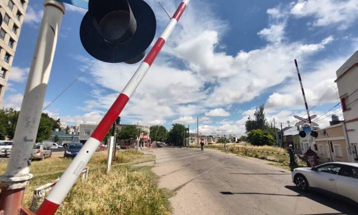 "Una situación muy complicada": pronóstico reservado para la joven arrollada por un tren