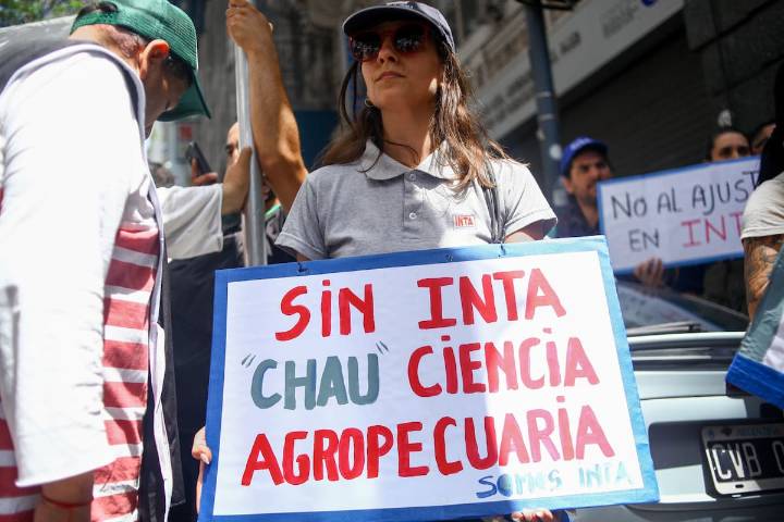 Achique y motosierra. El Gobierno buscará recortar hasta 1700 empleos en el INTA y cerraría agencias experimentales