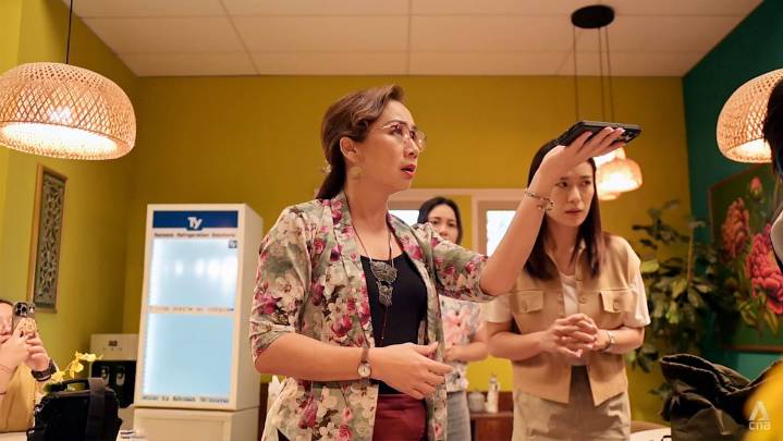 Vernetta Lopez plays a Peranakan aunty detective in a new murder mystery drama with Rebecca Lim and Pierre Png