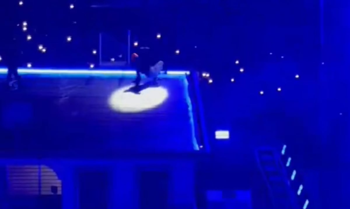 Bad Bunny sufre accidente durante su concierto en la Ciudad de México