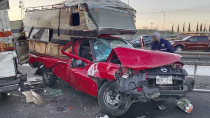 Colapsa Tráfico en la Carretera Puebla-Córdoba por Fuerte Accidente de Camioneta
