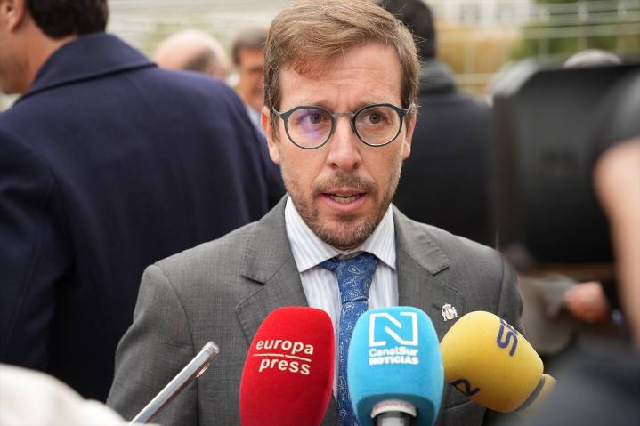 Confirman dos detenidos acusados de delito de odio y difusión de imágenes tras quemar pelo a indigente