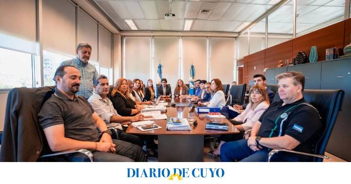 Paritaria docente: el Gobierno volvió a mejorar la oferta y los gremios la bajarán a las bases