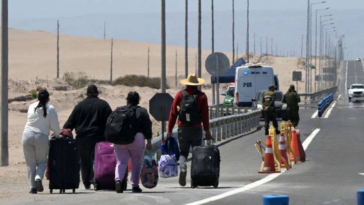 Encuesta Cadem: 82% de los encuestados dice que Chile debe poner "mas restricciones" a la política migratoria
