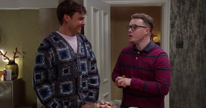 Furious Vinny's bid for Lewis romance is scuppered in Emmerdale