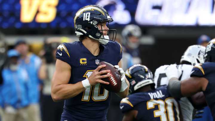 Eagles at Chargers odds, picks and predictions