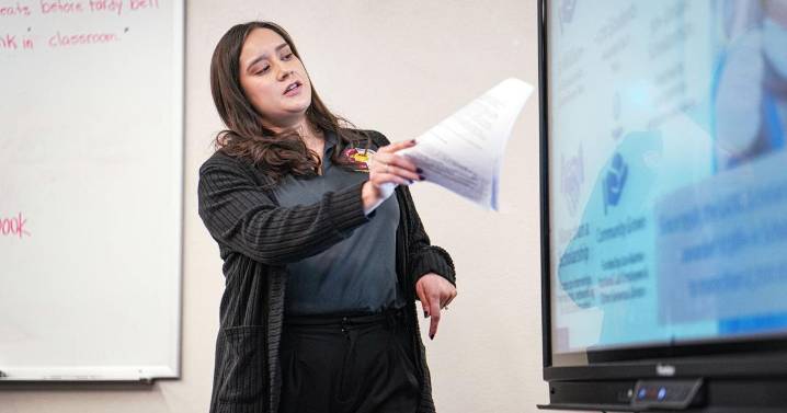 'Close to home': Deanna Vigil helps Northern New Mexico students reach their college potential