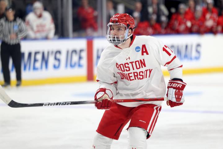 Boston University men’s hockey close out Matthews Arena with clutch victory
