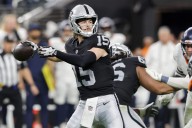 Raiders to start Kenny Pickett at quarterback against Eagles in place of injured Geno Smith