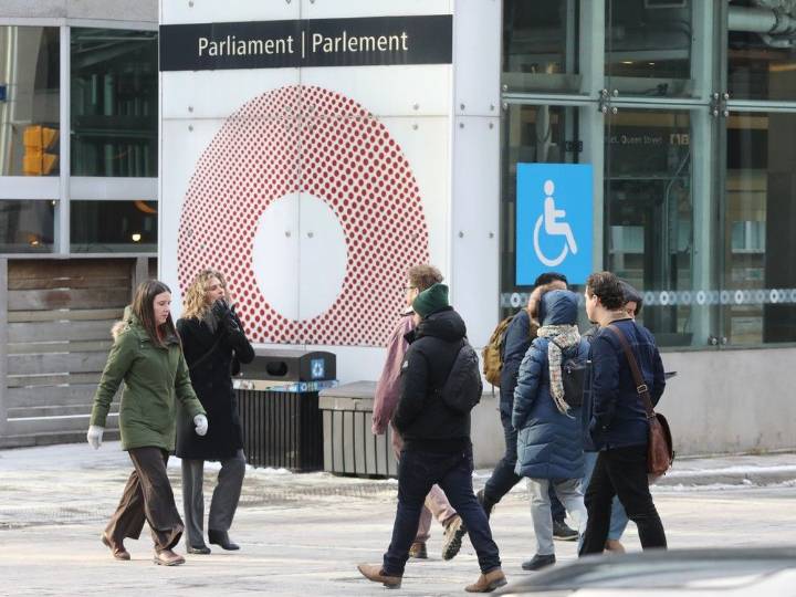 OC Transpo 'ready to adapt' to rumoured five-day return-to-office mandate for federal workers