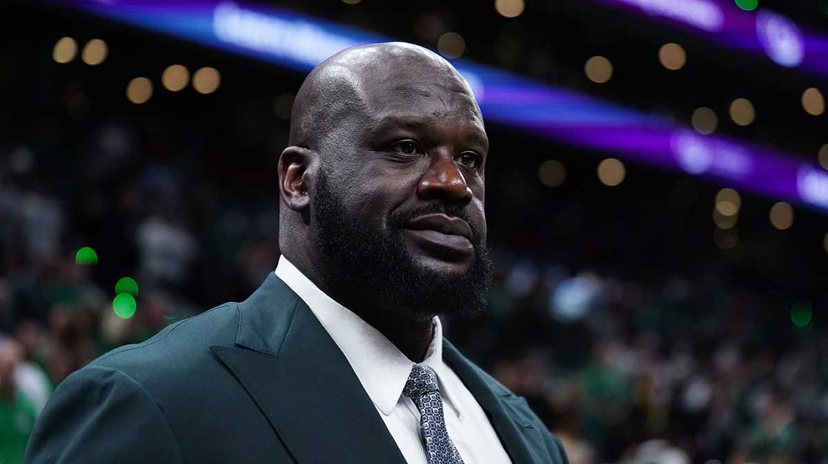 Shaquille O’Neal slams blog for viral photo with friend’s wife