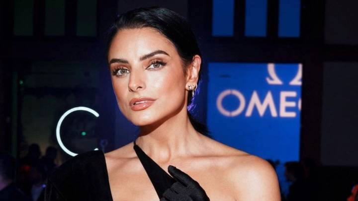 Aislinn Derbez termina en el hospital por una operación