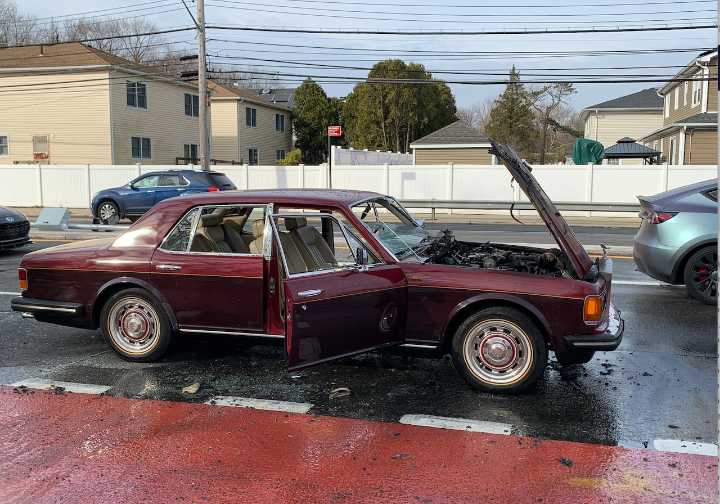 Staten Island traffic alert: Car fire shuts down Hylan Boulevard intersection