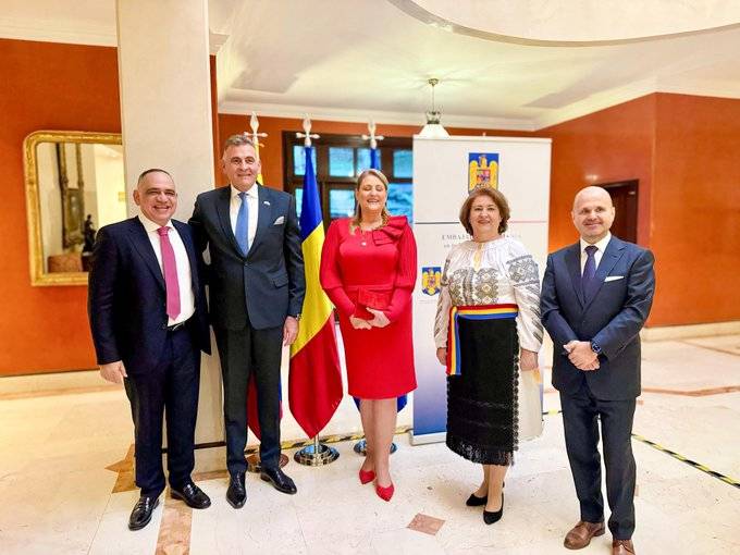 Alcalde Carlos Pinedo abre diálogo con Rumania para impulsar cooperación y desarrollo en Santa Marta