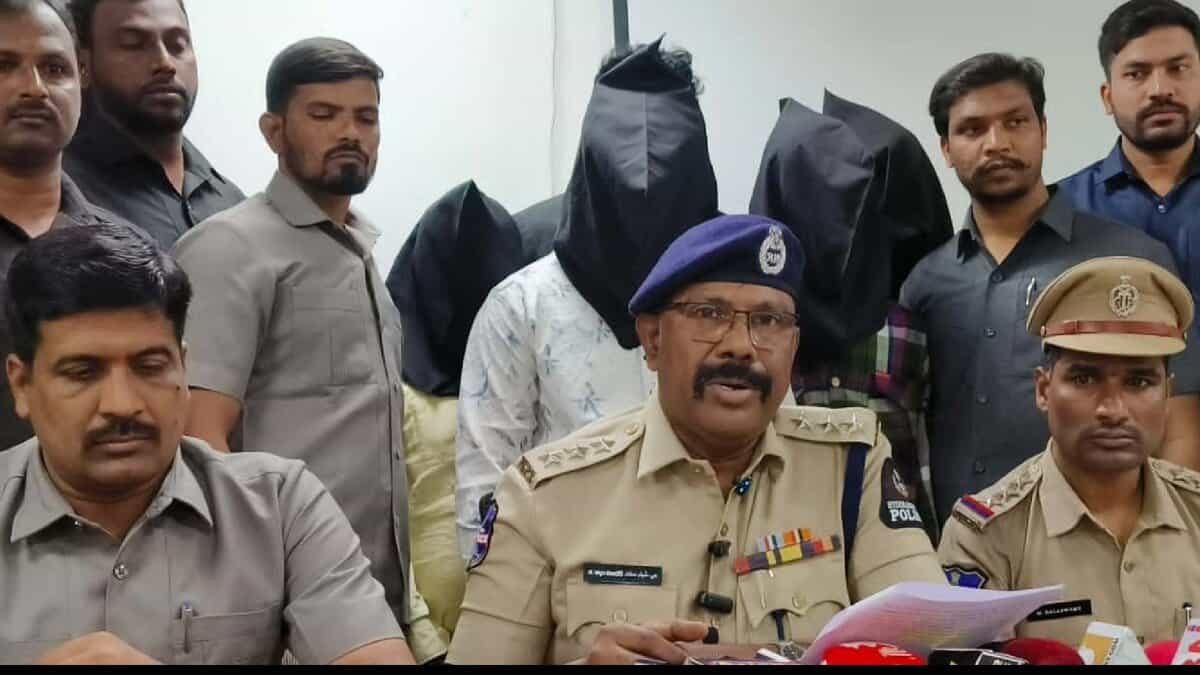 Four held for robbery in Hyderabad, Rs 34.6 lakh seized