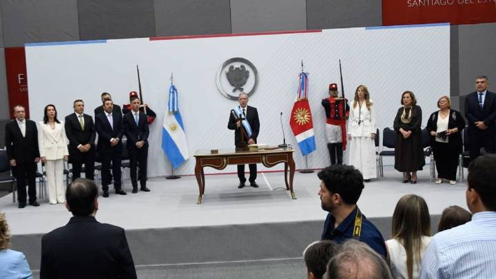 Elías Suárez puso en funciones a su Gabinete durante un acto en el Fórum