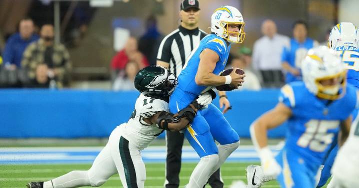 Eagles Week 14 stock watch: Nakobe Dean re-sparked the Eagles' defense, but Nick Sirianni's offense was bad again