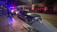 Conductor de Mustang ignora semáforo en Abasolo y ocasiona choque