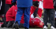 Mahomes injured late as Chargers eliminate Chiefs from playoff contention with 16
