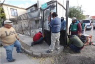 Retiran rejas y liberan vía pública en operativo de Reordenamiento Urbano