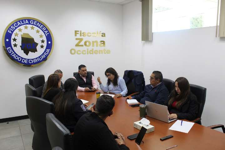 Revisan FGE y CEAVE carpetas de investigación de personas desaparecidas