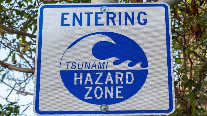Un terremoto de 7,6 sacude el norte de Japón y activa una alerta por tsunami