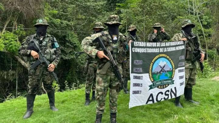 Homicidios, extorsiones y control armado: Defensoría alerta escalada de la guerra entre el ‘clan del Golfo’ y las ACSN en la Sierra Nevada