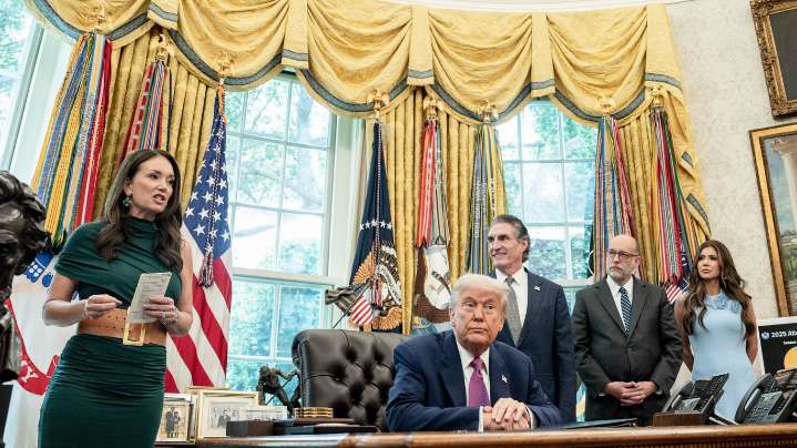 Another SNAP disruption looms unless states give Trump their immigration data