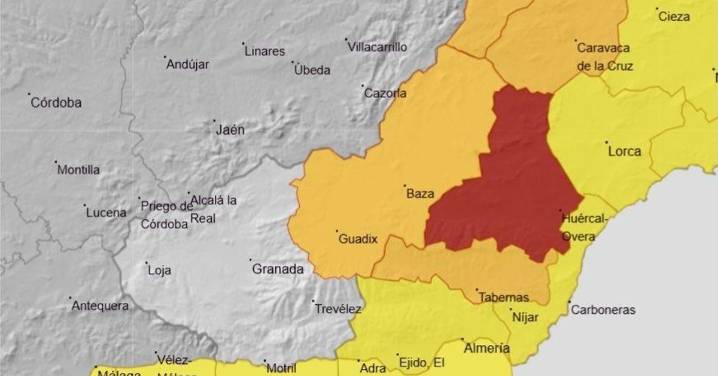 Emergencias envía el Es-Alert a los móviles de 36 municipios de Almería y advierte de "riesgo importante" de lluvia en el Norte de Granada