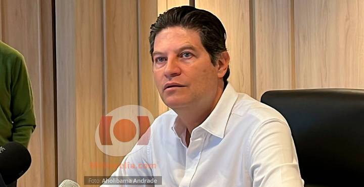 Alfonso Martínez muestra solidaridad con Coahuayana