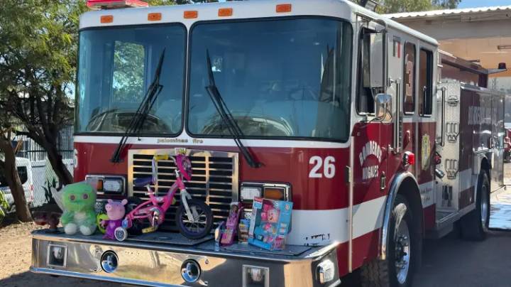 Bomberos de Nogales recaudan juguetes para 200 niños antes del 21 de diciembre