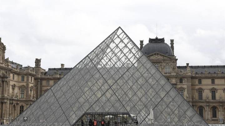 Empleados del Louvre irán a la huelga a partir del día 15 por el deterioro del museo