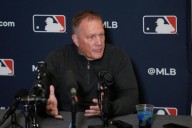 Manager de Cerveceros Pat Murphy dice que Freddy Peralta será un hombre rico con ‘muchas tierras’