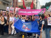 Delicia Mamaní, dos semanas desaparecida: familiares y compañeros manifestaron frente a la Escuela Carbó