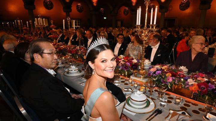 The remarkable histories of the 3 tiaras worn by Queen Silvia, Crown Princess Victoria, and Princess Madeleine of Sweden at the Nobel Prize ceremony