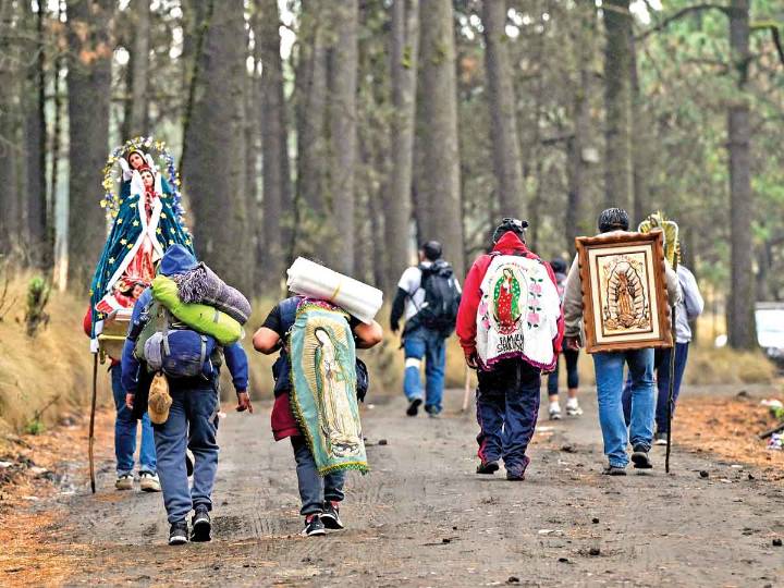 Paso de Cortés ya vive tránsito de peregrinos; van a la Basílica de Guadalupe