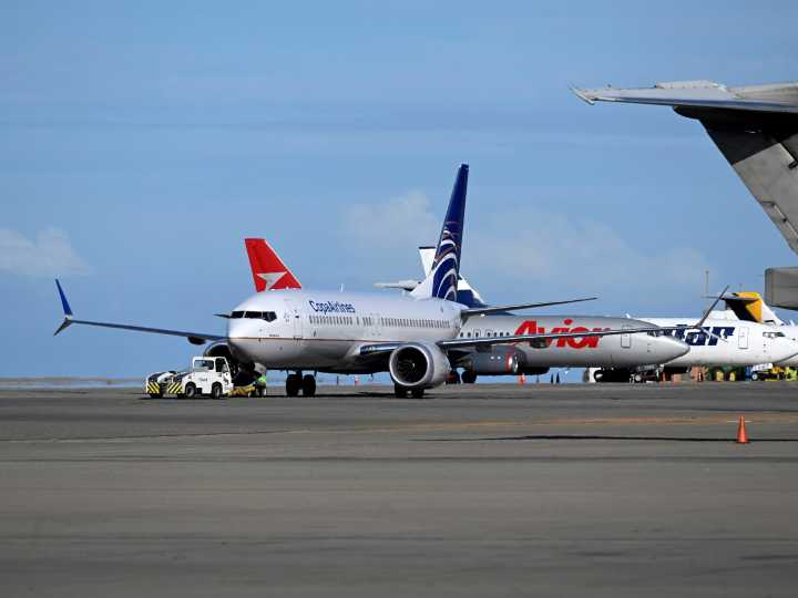 Venezuela: ya 12 aerolíneas suspendieron sus vuelos tras las fallas que reportaron los pilotos en el aire