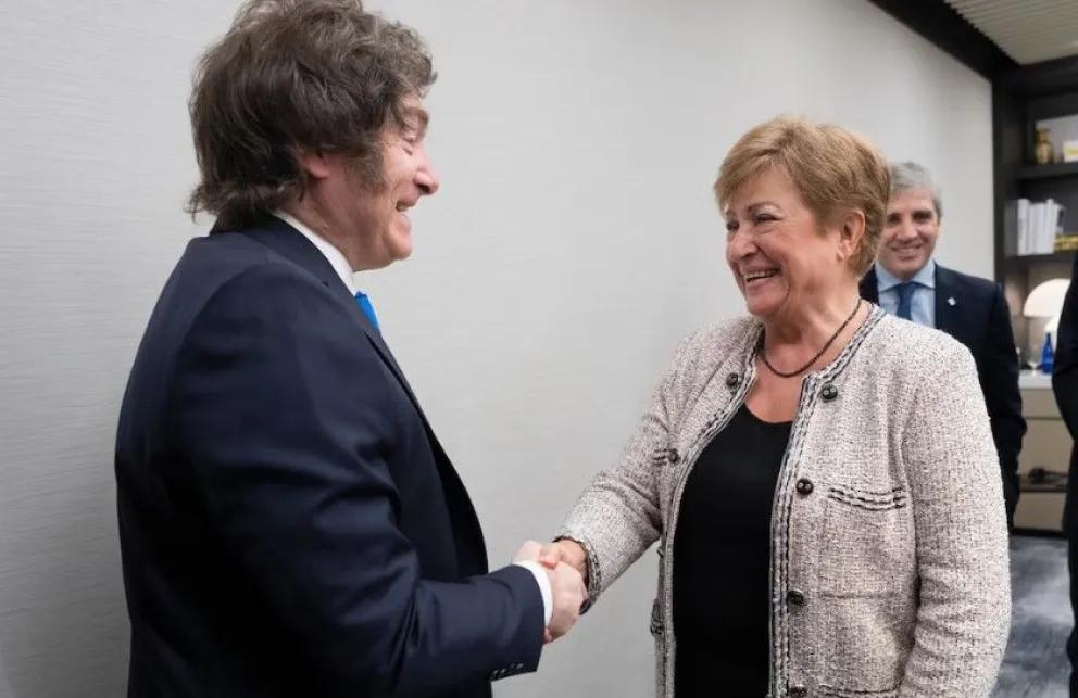 El FMI solicitó a la Argentina un “camino más ambicioso de acumulación de reservas” para acceder a los mercados financieros