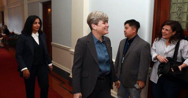 B.C. requires witness for those using supply drugs to stop diversion to streets