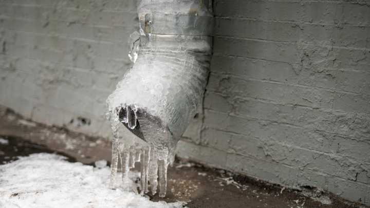 The Downspout Mistake You Don't Want To Make In The Winter