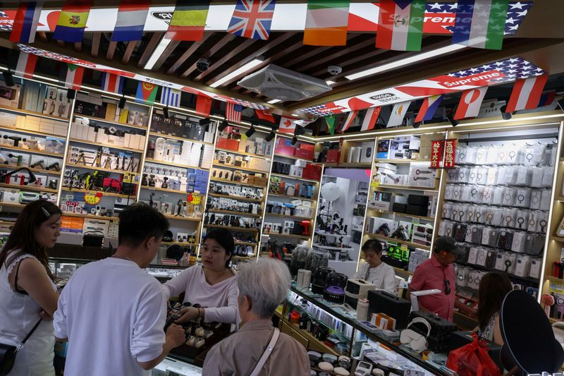 China's consumer inflation quickens in November, producer deflation persists