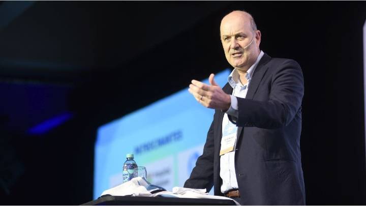 Reforma laboral: Federico Sturzenegger explicó los cambios en indemnizaciones, vacaciones y horas extras