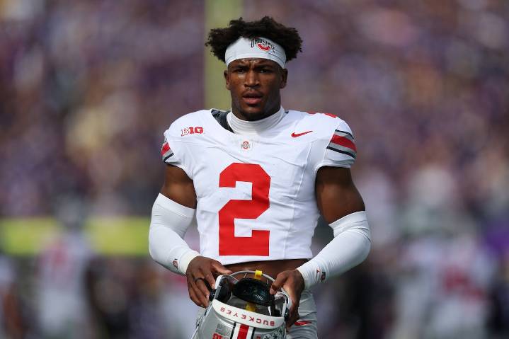 Ohio State football star named 2025 Big Ten Defensive Player of the Year